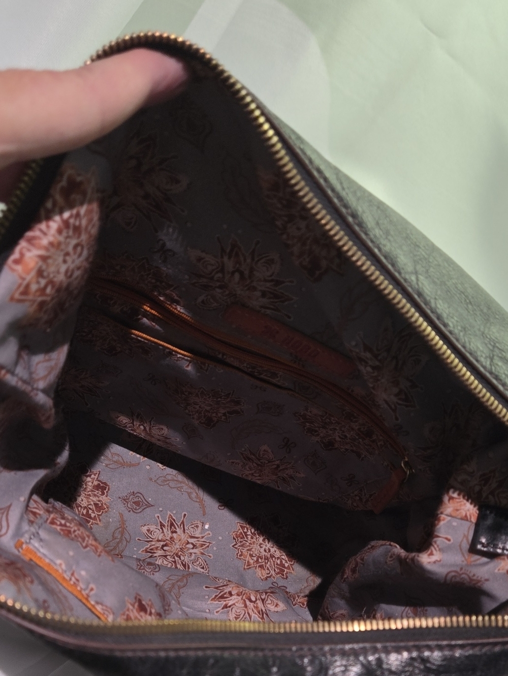 HOBO black leather crossbody bag - Picture 4 of 4